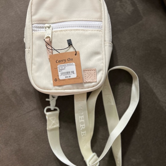 Thread Crossbody - Picture 2 of 3